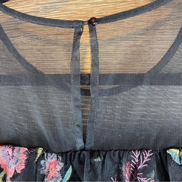 BB Dakota Rayna Embroidered Illusion Top NWT - Picture 8 of 8